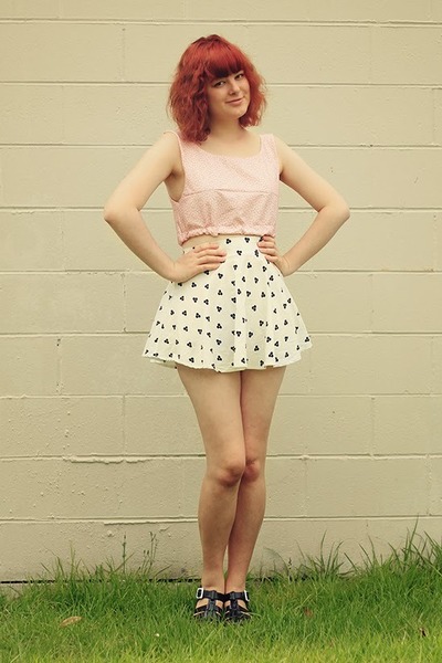 Red Locks & (DIY) Cropped Tops