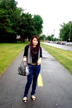 le chateau purses