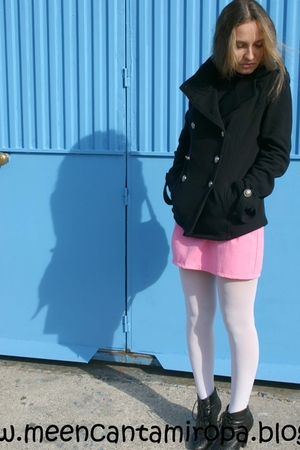 Are white tights black shoes are Quite tempting white tights black shoes draw?