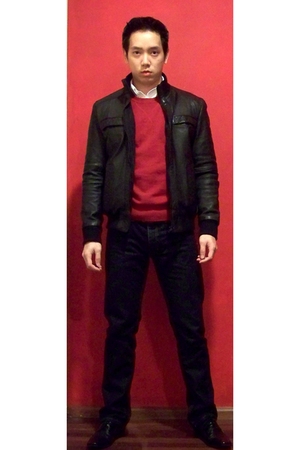 blue jacket red shirt