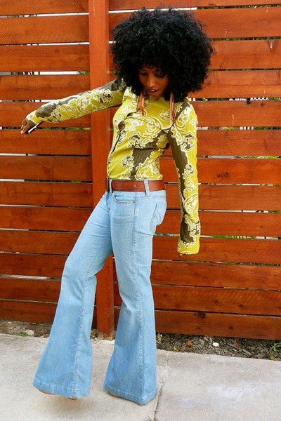 green-h-m-shirt-brown-vintage-belt-blue-free-people-jeans_400.jpg