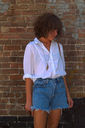 thrifted levi shorts