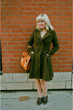 clarks green brogues