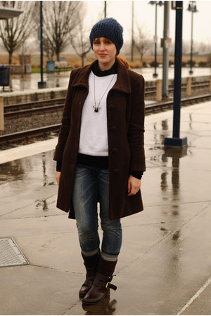 dark brown winter boots