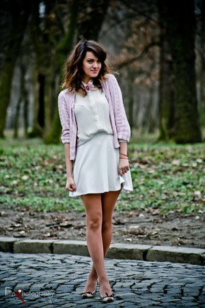 cream vintage shoes