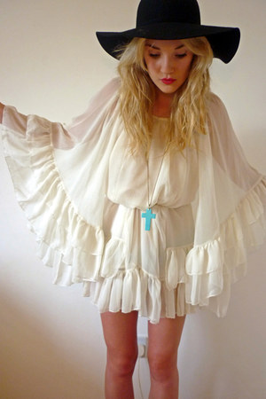 cream floppy felt hat