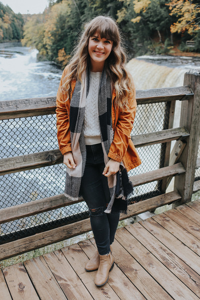 upper tahquamenon falls