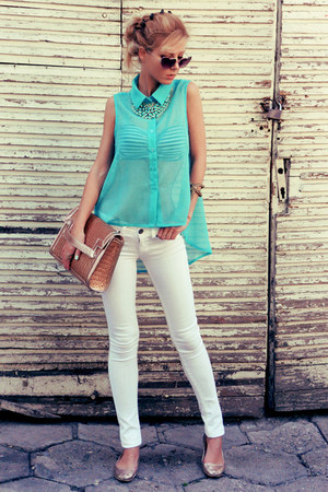 turquoise shirt with jeans
